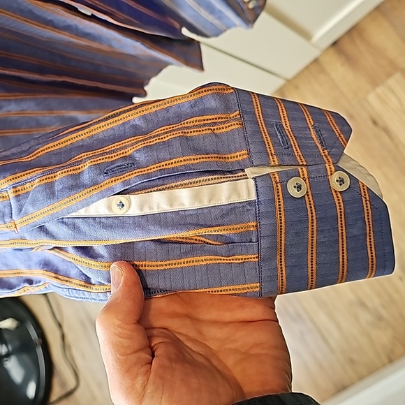 Pristine Robert Graham shirt, 16.5 L - Picture 4 of 7
